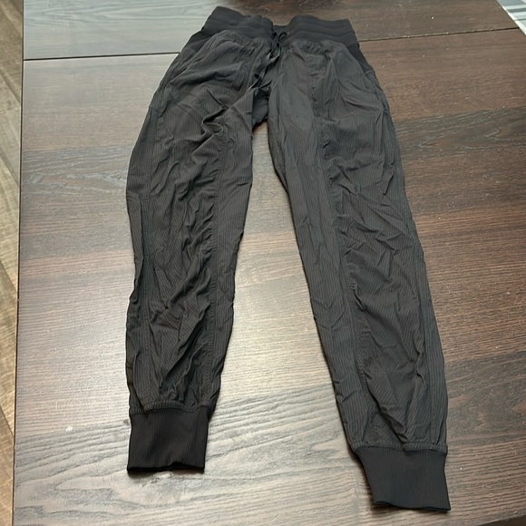 Lululemon dance pants - Picture 1 of 4